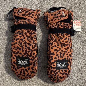 Howl Supply NWT Fairbanks mittens size small